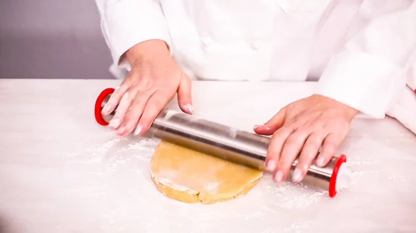 Step Step Rolling Sugar Cookie Dough Metal Rolling Pin — Stock Photo, Image