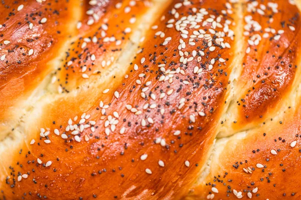 Close Braided Challah Bread Sesame Poppy Seeds — Stock Photo, Image