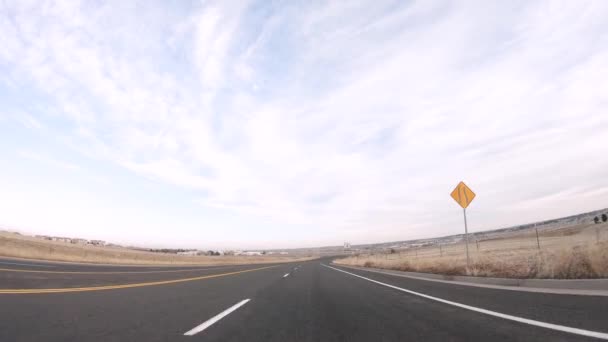 Conducción Por Carretera Pavimentada Área Rural — Vídeos de Stock