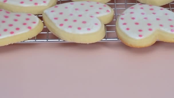 Biscoitos Açúcar Forma Coração Decorados Com Cereja Real Para Dia — Vídeo de Stock