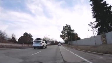 Denver, Colorado, ABD-Aralık 26, 2018 - banliyöde yeni konut mahalle ile sürüş.