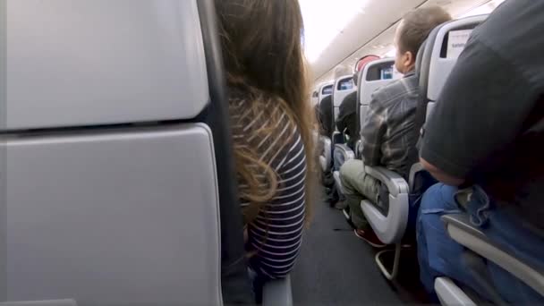 科罗拉多州 2019年1月11日 中型客机的经济舱座位 — 图库视频影像