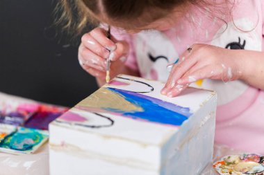 Çocuklar el sanatları projesi