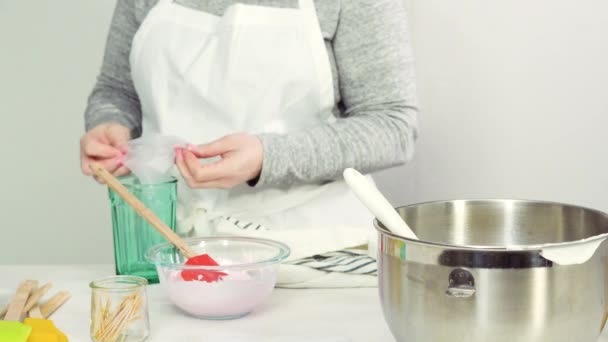 Schritt Für Schritt Flach Lag Königliches Zuckerguss Mischen Osterzuckerplätzchen Dekorieren — Stockvideo