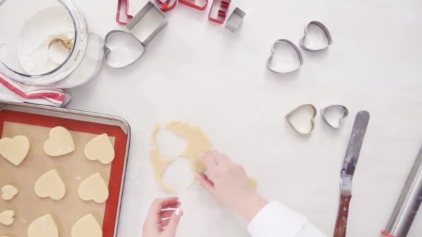 Acostado Paso Paso Cortar Formas Masa Galletas Azúcar Con Cortadores — Vídeo de stock