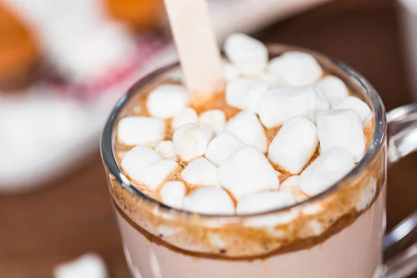 スティックにホットチョコレート — ストック写真