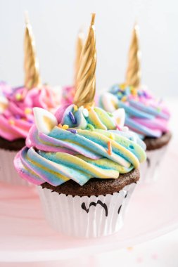 Tek boynuzlu at cupcakes