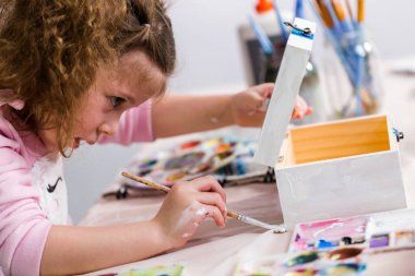 Çocuklar el sanatları projesi