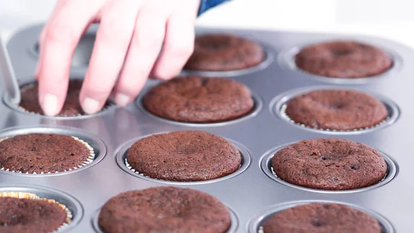 Einhorn-Cupcakes backen — Stockfoto