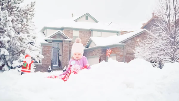 Playing in snow — Stock Photo, Image