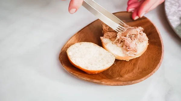 Çekti domuz sandviç — Stok fotoğraf