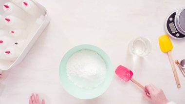 Royal Icing karıştırma