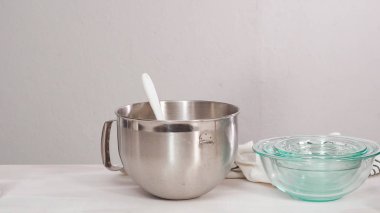 Paskalya kurabiyesi yapmak