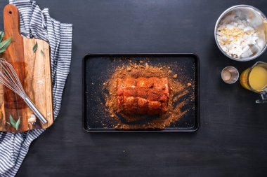 Kemiksiz domuz rostosu