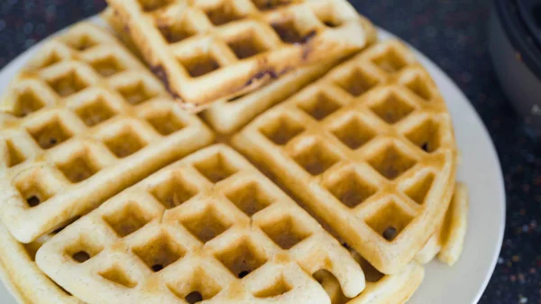 Making waffles — Stock Photo, Image