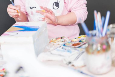 Çocuklar el sanatları projesi