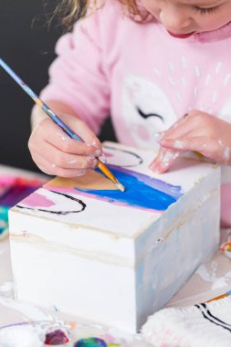 Çocuklar el sanatları projesi