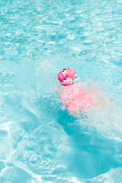 Summer swimming — Stock Photo, Image
