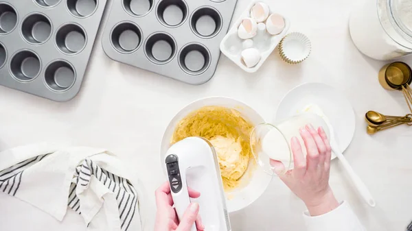 바닐라 컵 케익굽기 — 스톡 사진