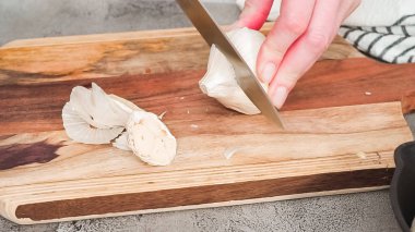 kavrulmuş sarımsak