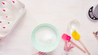 Royal Icing karıştırma