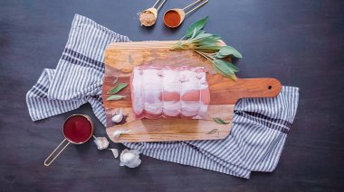 Kemiksiz domuz rostosu