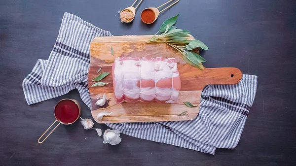 Kemiksiz domuz rostosu