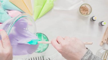 Paskalya kurabiyesi yapmak