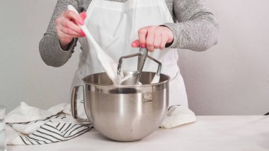 Paskalya kurabiyesi yapmak