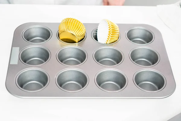 Baking cupcakes — Stock Photo, Image