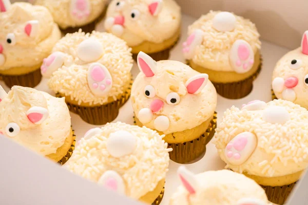 Hornear cupcakes — Foto de Stock