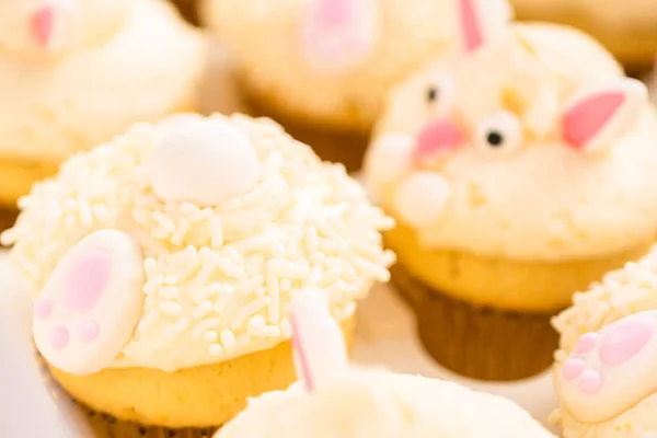 Hornear cupcakes — Foto de Stock