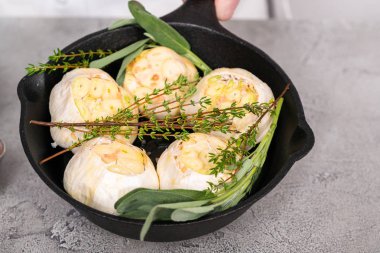 kavrulmuş sarımsak