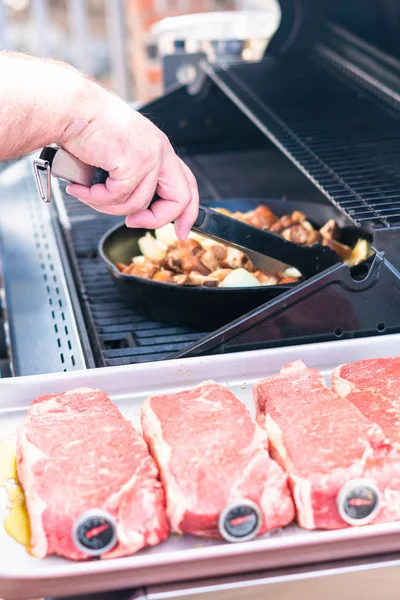 Grilling steak — Stock Photo, Image