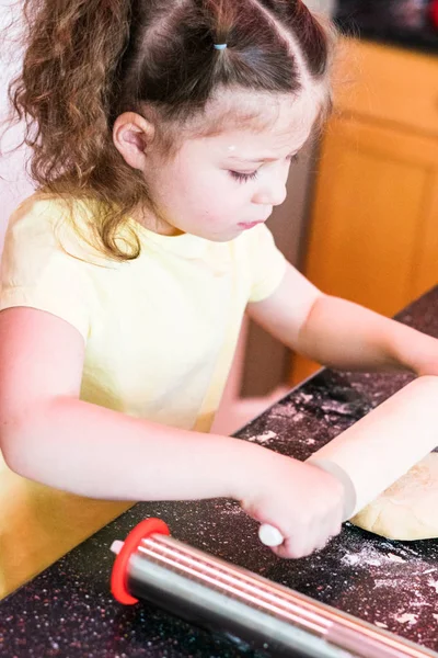 Plätzchen backen — Stockfoto