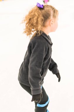 küçük buz patenci