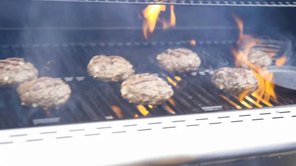 Cooking outdoors — Stock Photo, Image