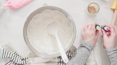 Paskalya kurabiyesi yapmak