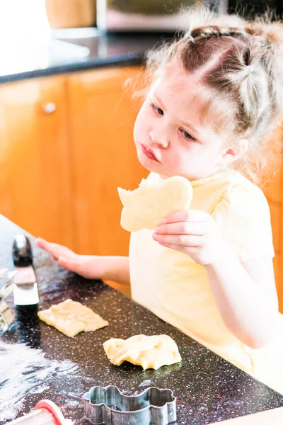 Plätzchen backen — Stockfoto