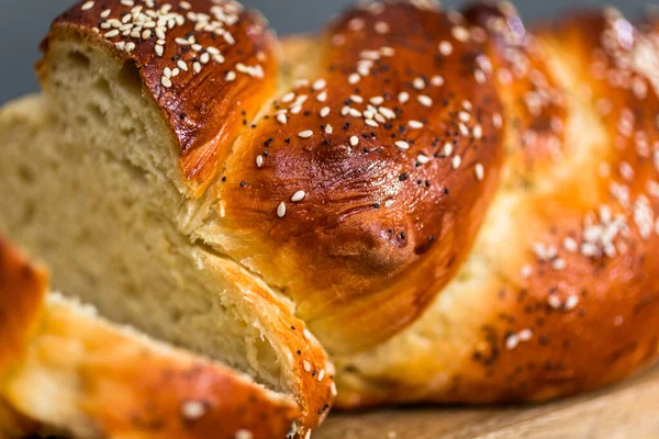 Sliced Fresh Challah Bread Wood Table — Stock Photo, Image