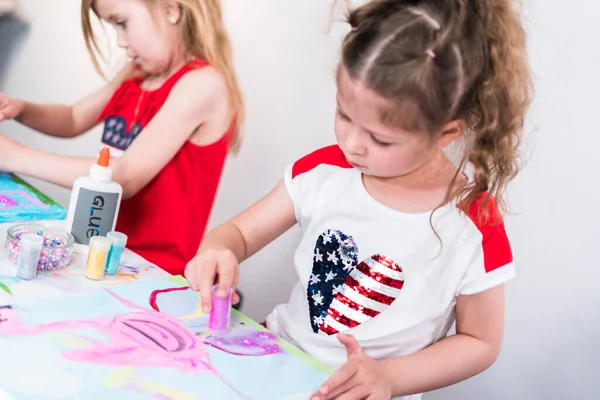 Little Girls Painting Canvas July 4Th Party — Stock Photo, Image