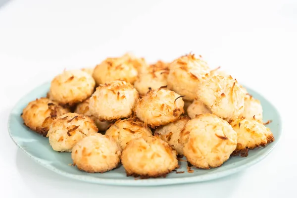 Hausgemachte Kokosplätzchen Mit Kokosflocken — Stockfoto