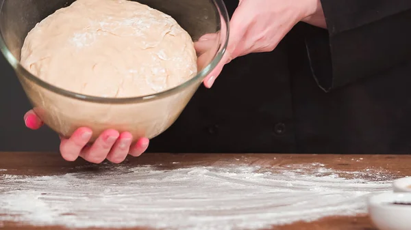 Schritt Für Schritt Teig Gleichmäßige Stücke Teilen Challahbrot Backen — Stockfoto