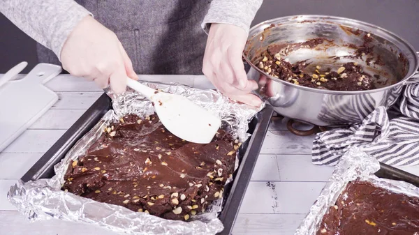 Steg För Steg Skottning Smält Choklad Bakning Kastruller Fodrad Med — Stockfoto