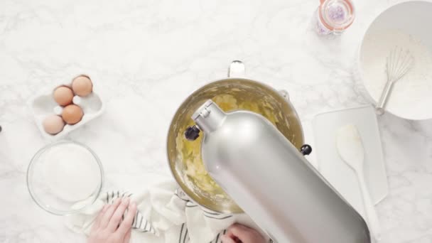 Sucre Caramélisant Dans Une Casserole Pour Glaçage Crème Beurre Italienne — Video