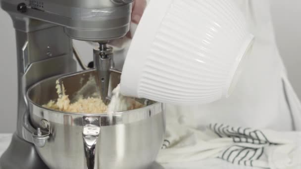 Sucre Caramélisant Dans Une Casserole Pour Glaçage Crème Beurre Italienne — Video