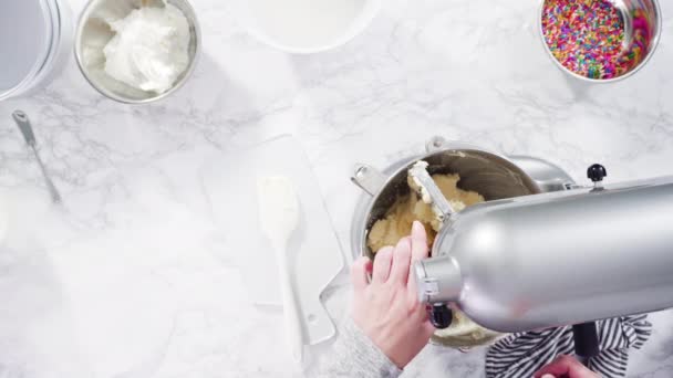 Medición Masa Pastel Peso Una Báscula Cocina Digital — Vídeo de stock