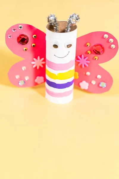 Papercraft Project Kleurrijke Insecten Gemaakt Van Lege Toiletrollen — Stockfoto