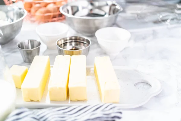 Ingrédients Pour Faire Cuire Gâteau Funfetti Avec Des Saupoudres Colorées — Photo