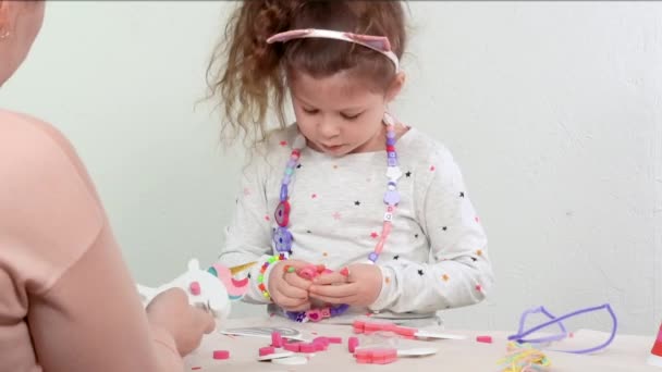 Kinderen Ambachtelijke Close Uitzicht — Stockvideo